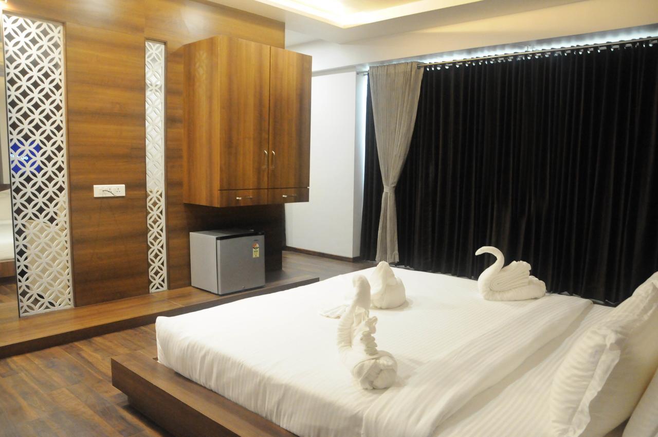 Hotel 3 Leaves Kolhapur Buitenkant foto