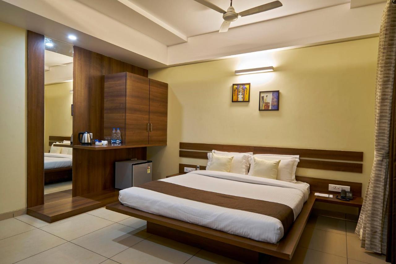 Hotel 3 Leaves Kolhapur Buitenkant foto